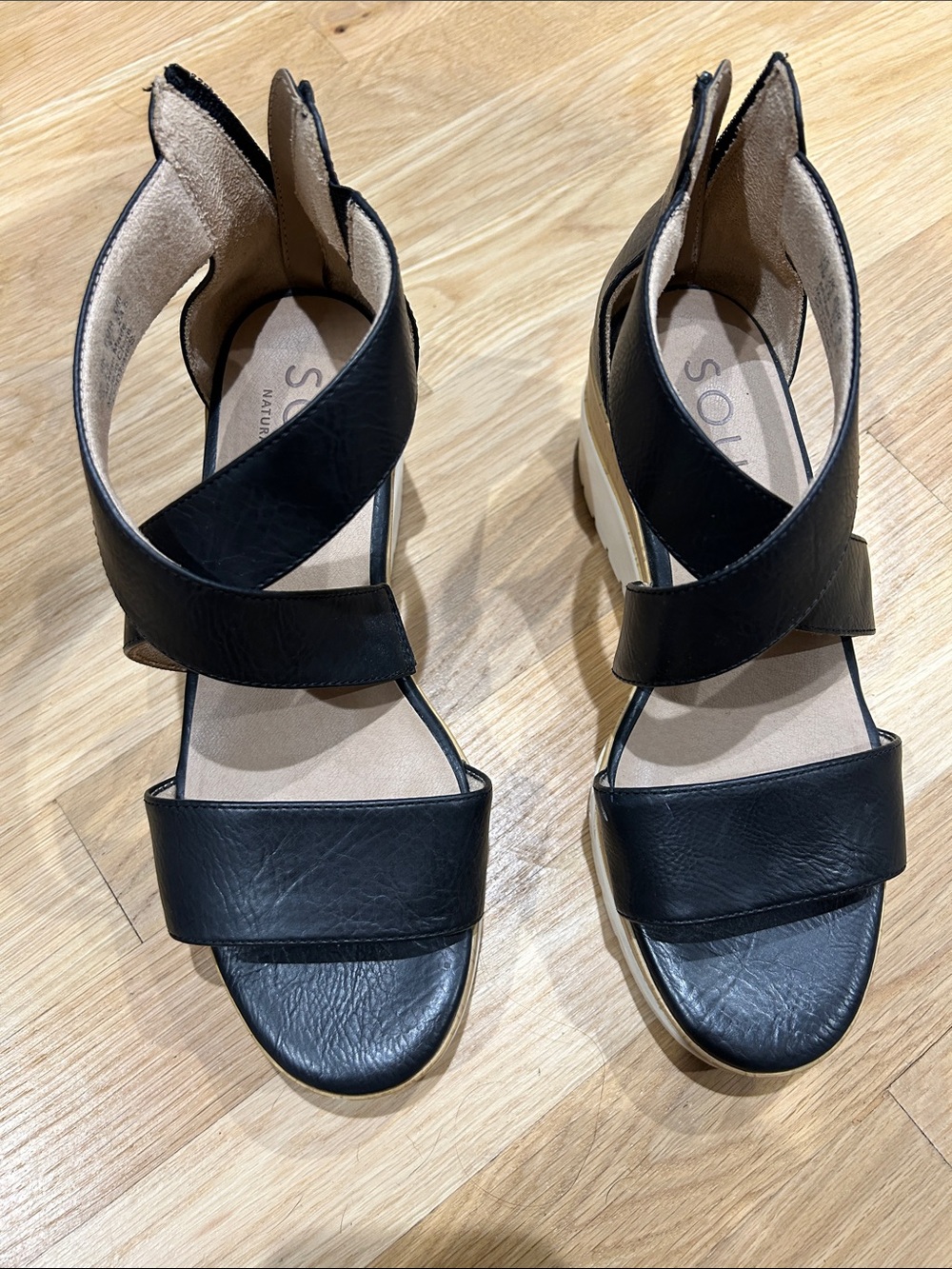 Naturalizer wedge sandals, size 7
